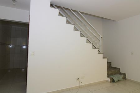 sala de casa de condomínio para alugar com 2 quartos, 80m² em Vila Ré, São Paulo