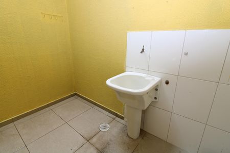 Casa de condomínio para alugar com 80m², 2 quartos e 1 vagaÁrea de Serviço