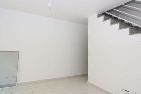 Casa de condomínio para alugar com 80m², 2 quartos e 1 vagaSala