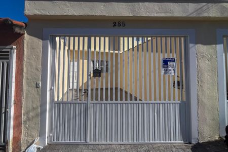 Casa para alugar com 75m², 2 quartos e 1 vaga Casa para alugar com 75m², 2 quartos e 1 vagaFachada