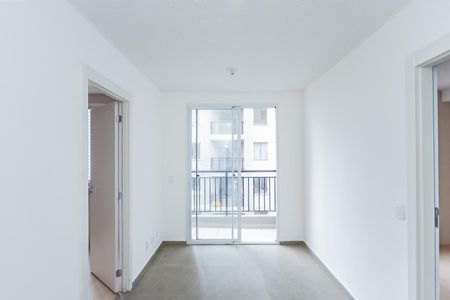 Sala, cozinha e área de serviço de apartamento para alugar com 2 quartos, 39m² em Vila Pirituba, São Paulo
