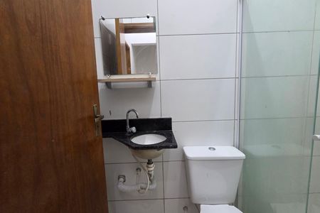 Casa de condomínio para alugar com 56m², 2 quartos e 1 vaga Casa de condomínio para alugar com 56m², 2 quartos e 1 vagaBanheiro
