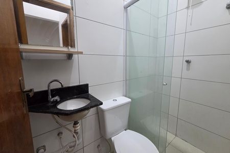 Casa de condomínio para alugar com 56m², 2 quartos e 1 vaga Casa de condomínio para alugar com 56m², 2 quartos e 1 vagaBanheiro