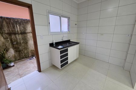Cozinha de casa de condomínio para alugar com 2 quartos, 56m² em Vila Caiçara, Praia Grande