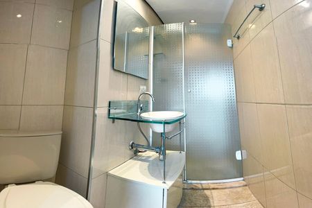 Apartamento para alugar com 70m², 3 quartos e 1 vaga Apartamento para alugar com 70m², 3 quartos e 1 vagaBanheiro da Suíte 1
