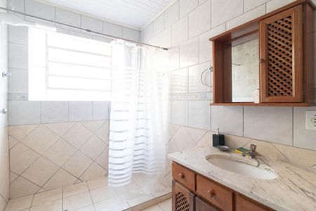 Banheiro de apartamento para alugar com 1 quarto, 46m² em Santana, Porto Alegre