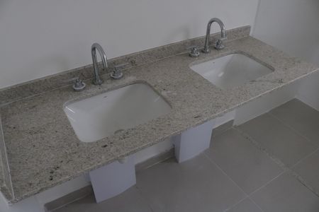 Apartamento à venda com 136m², 3 quartos e 2 vagasBanheiro 1