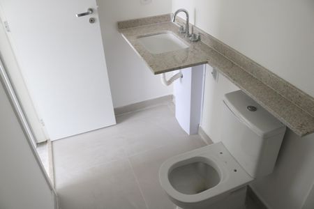 Banheiro 3 de apartamento à venda com 3 quartos, 136m² em Água Branca, São Paulo