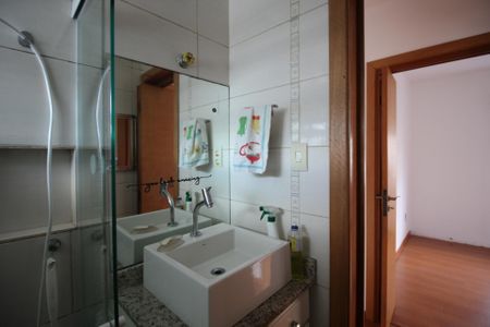 Apartamento para alugar com 44m², 2 quartos e sem vagaBanheiro