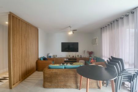 Apartamento para alugar com 180m², 3 quartos e 1 vaga Apartamento para alugar com 180m², 3 quartos e 1 vagaSala