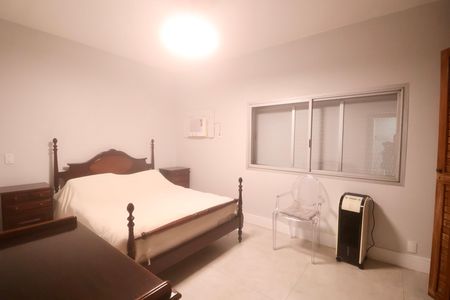Apartamento para alugar com 180m², 3 quartos e 1 vaga Apartamento para alugar com 180m², 3 quartos e 1 vagaQuarto