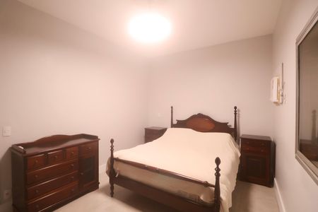 Apartamento para alugar com 180m², 3 quartos e 1 vaga Apartamento para alugar com 180m², 3 quartos e 1 vagaQuarto