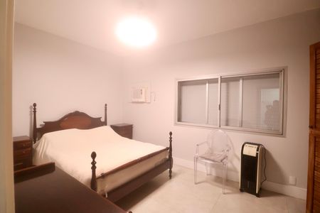 Apartamento para alugar com 180m², 3 quartos e 1 vaga Apartamento para alugar com 180m², 3 quartos e 1 vagaQuarto