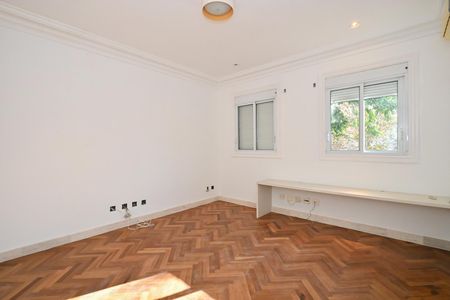 Casa para alugar com 839m², 4 quartos e 8 vagasEscritório