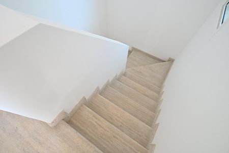 Casa para alugar com 839m², 4 quartos e 8 vagasEscada