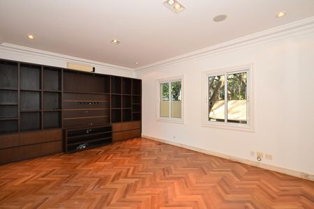 Casa para alugar com 839m², 4 quartos e 8 vagasSala de Tv