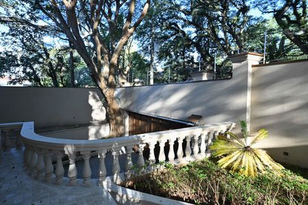 Casa para alugar com 839m², 4 quartos e 8 vagasEntrada