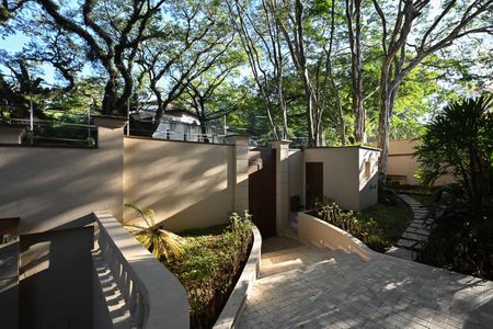 Casa para alugar com 839m², 4 quartos e 8 vagasEntrada