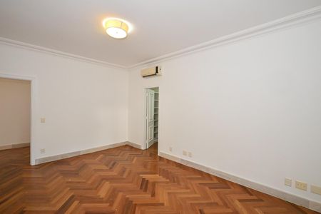 Casa para alugar com 839m², 4 quartos e 8 vagasSuíte 3