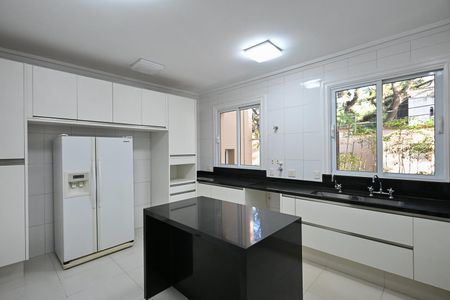Casa para alugar com 839m², 4 quartos e 8 vagasCozinha