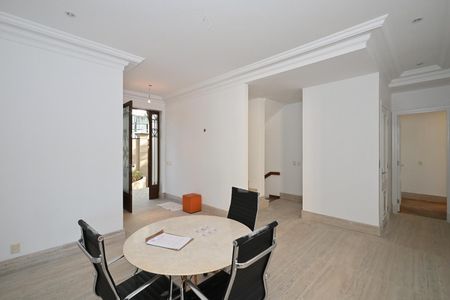 Casa para alugar com 839m², 4 quartos e 8 vagasHall de Entrada