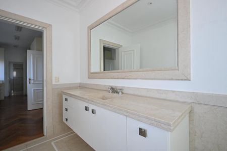 Casa para alugar com 839m², 4 quartos e 8 vagasBanheiro2  Suíte  4