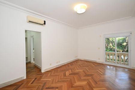 Casa para alugar com 839m², 4 quartos e 8 vagasSuíte 3