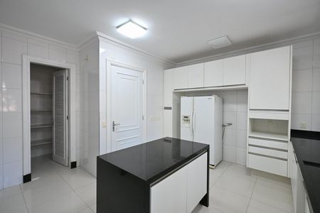 Casa para alugar com 839m², 4 quartos e 8 vagasCozinha