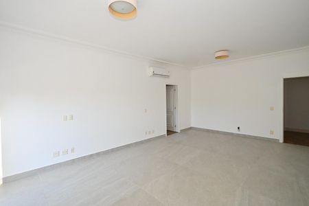 Casa para alugar com 839m², 4 quartos e 8 vagasSuíte 4