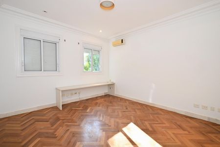 Casa para alugar com 839m², 4 quartos e 8 vagasEscritório