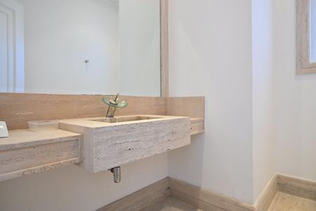 Casa para alugar com 839m², 4 quartos e 8 vagasLavabo