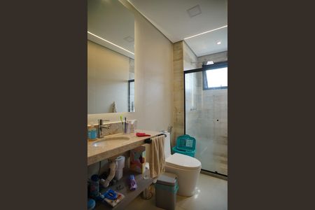 Casa de condomínio para alugar com 221m², 4 quartos e 2 vagasBanheiro da Suíte 3
