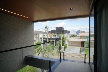 Casa de condomínio para alugar com 221m², 4 quartos e 2 vagasVaranda da Suíte 4