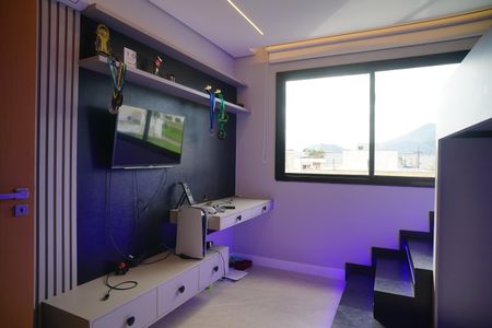 Casa de condomínio para alugar com 221m², 4 quartos e 2 vagasSuíte 2