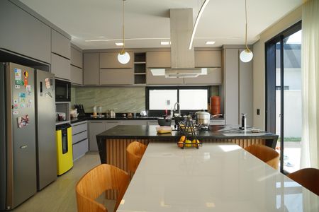 Casa de condomínio para alugar com 221m², 4 quartos e 2 vagasCozinha