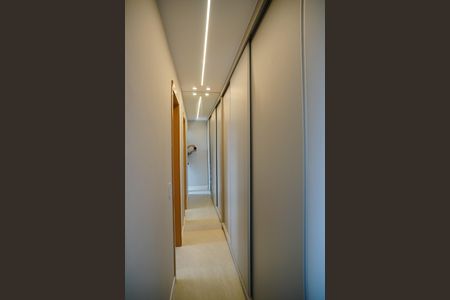 Casa de condomínio para alugar com 221m², 4 quartos e 2 vagasCloset da Suíte 2