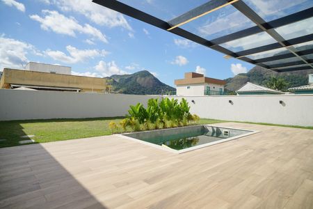 Casa de condomínio para alugar com 221m², 4 quartos e 2 vagasÁrea externa