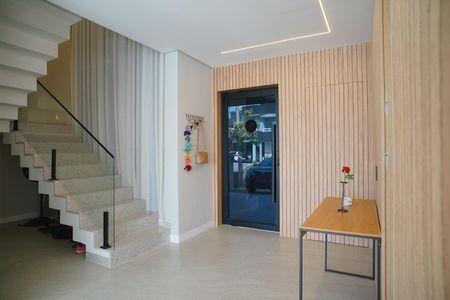 Casa de condomínio para alugar com 221m², 4 quartos e 2 vagasEntrada