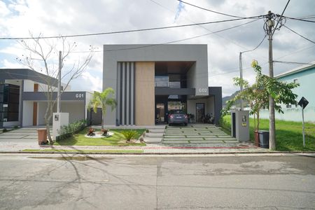 Casa de condomínio para alugar com 221m², 4 quartos e 2 vagasFachada