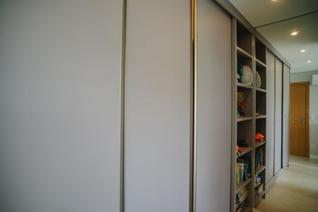Casa de condomínio para alugar com 221m², 4 quartos e 2 vagasCloset da Suíte 3