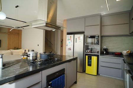 Casa de condomínio para alugar com 221m², 4 quartos e 2 vagasCozinha