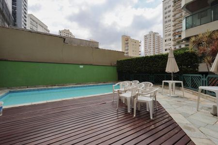 Apartamento à venda com 129m², 3 quartos e 2 vagas Apartamento à venda com 129m², 3 quartos e 2 vagasÁrea comum - Piscina