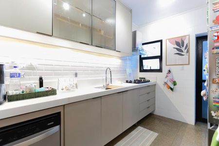 Apartamento à venda com 129m², 3 quartos e 2 vagas Apartamento à venda com 129m², 3 quartos e 2 vagasCozinha