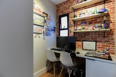 Apartamento à venda com 129m², 3 quartos e 2 vagas Apartamento à venda com 129m², 3 quartos e 2 vagasQuarto de serviço