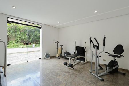 Apartamento à venda com 129m², 3 quartos e 2 vagas Apartamento à venda com 129m², 3 quartos e 2 vagasÁrea comum - Academia
