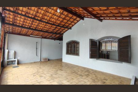Casa para alugar com 2 quartos, 102m² em Vila Caiçara, Praia Grande