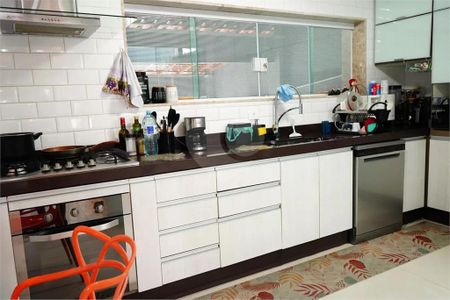 Casa à venda com 3 quartos, 226m² em Vila Santa Isabel, São Paulo