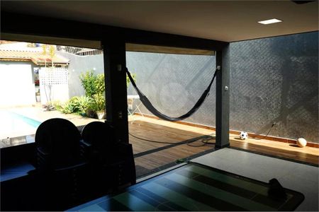 Casa à venda com 3 quartos, 226m² em Vila Santa Isabel, São Paulo