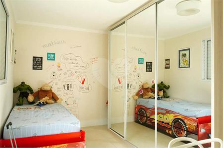Casa à venda com 3 quartos, 226m² em Vila Santa Isabel, São Paulo