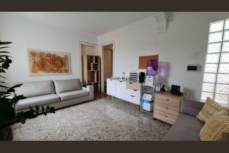 Casa à venda com 4 quartos, 360m² em Cambuci, São Paulo